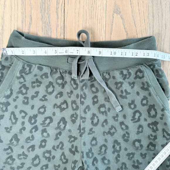 Z Supply Women’s The Animal Flocked Leopard Print Joggers in Olive Green Size S - Picture 6 of 11